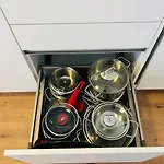 Apartment Kj Bis 10p-zentral-garten-wifi-parken-grill *