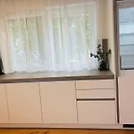 Apartment Kj Bis 10p-zentral-garten-wifi-parken-grill *