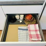 Apartment Kj Bis 10p-zentral-garten-wifi-parken-grill *