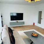 Kj Bis 10p-zentral-garten-wifi-parken-grill Apartment *