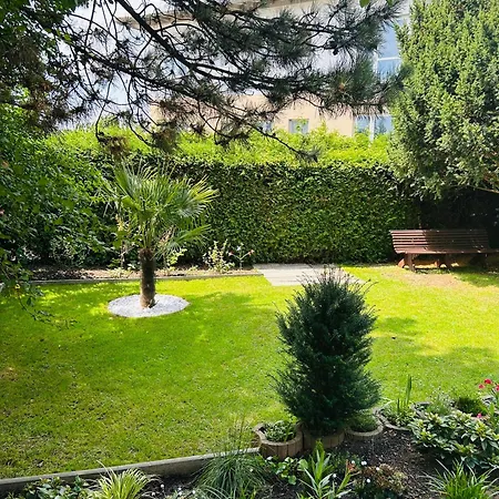 Apartment Kj Bis 10p-zentral-garten-wifi-parken-grill