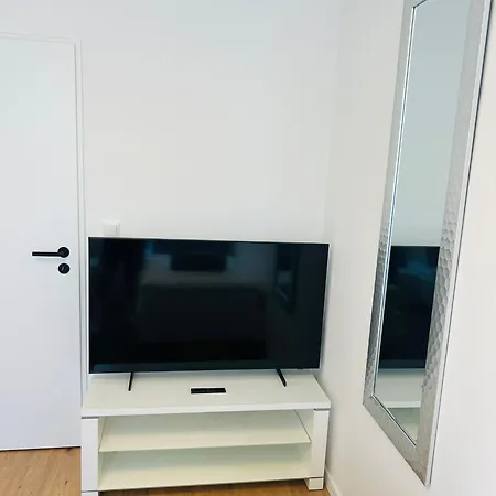 Kj Bis 10p-zentral-garten-wifi-parken-grill اوغسبورغ